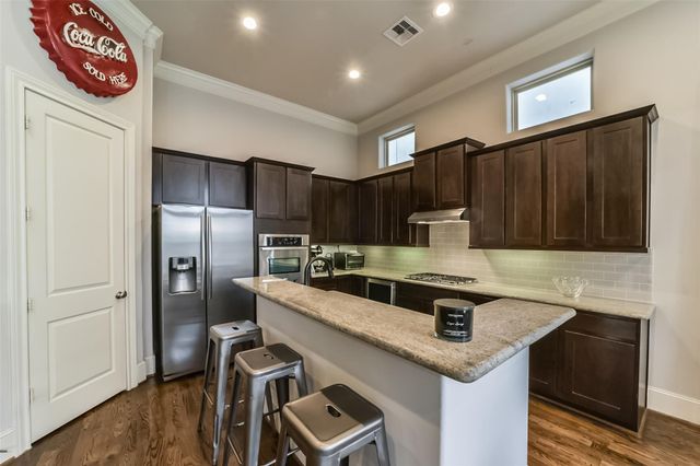 5715 Arabelle Lake Street, Houston, TX 77007