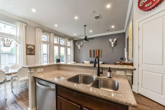 5715 Arabelle Lake Street, Houston, TX 77007