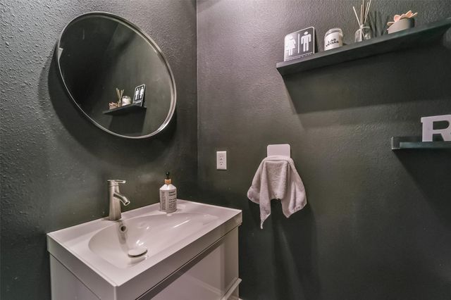 5715 Arabelle Lake Street, Houston, TX 77007