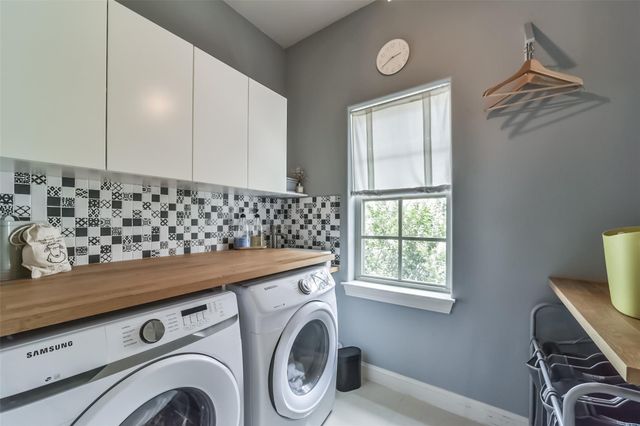 5715 Arabelle Lake Street, Houston, TX 77007
