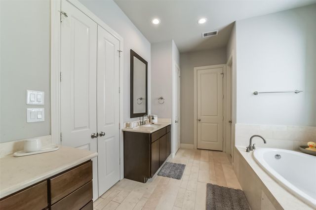 5715 Arabelle Lake Street, Houston, TX 77007