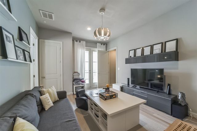 5715 Arabelle Lake Street, Houston, TX 77007