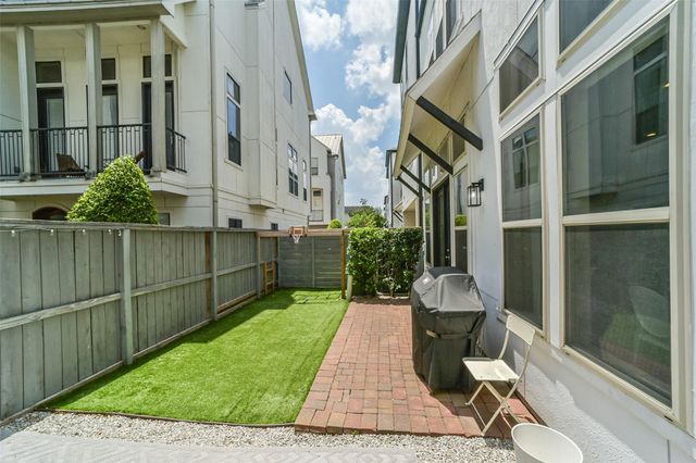 5715 Arabelle Lake Street, Houston, TX 77007