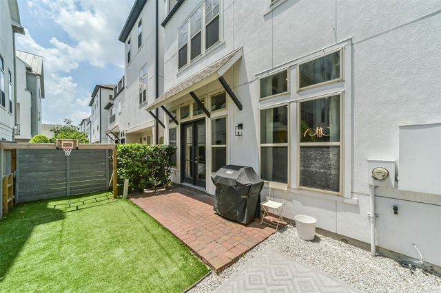 5715 Arabelle Lake Street, Houston, TX 77007
