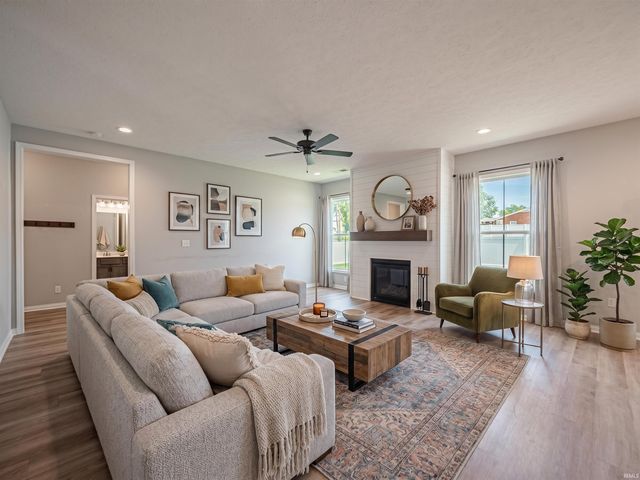 11401 Goshen Drive, Evansville, IN 47725