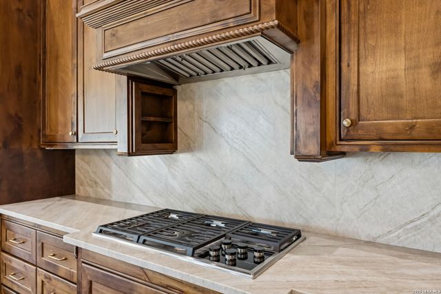 3128 Old St Marys Rd, Beeville, TX 78102