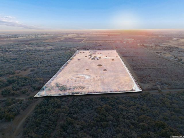 3128 Old St Marys Rd, Beeville, TX 78102