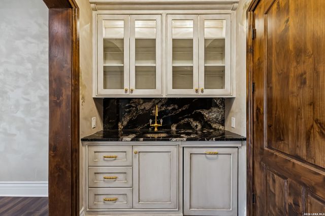 3128 Old St Marys Rd, Beeville, TX 78102