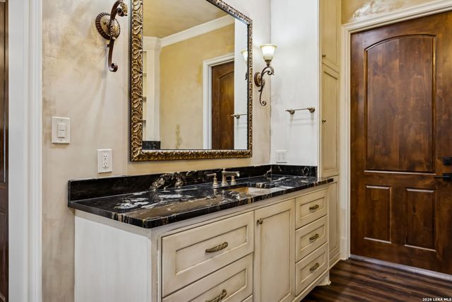 3128 Old St Marys Rd, Beeville, TX 78102