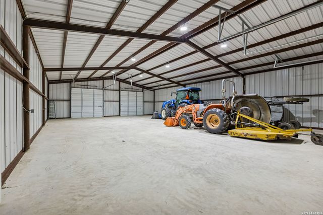 3128 Old St Marys Rd, Beeville, TX 78102