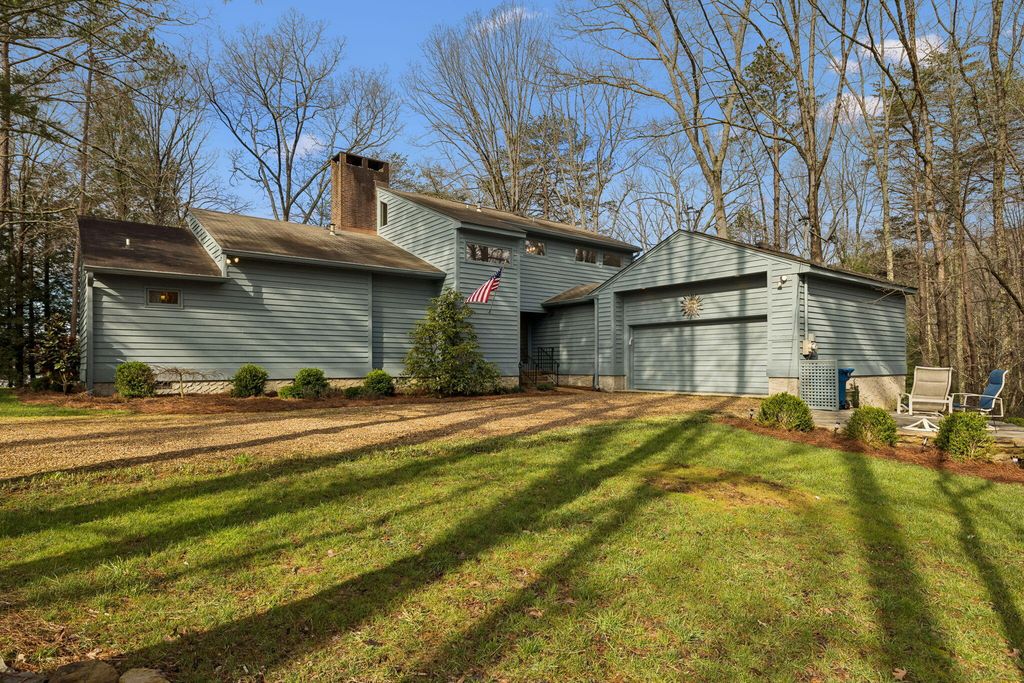 2429 Boston Branch Circle, Signal Mountain, TN 37377