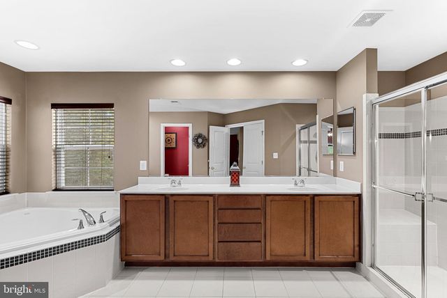 42755 CHATELAIN CIR, Brambleton, VA 20148