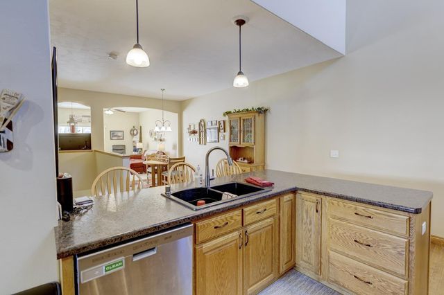 315 Creekside Court, Watertown, WI 53098