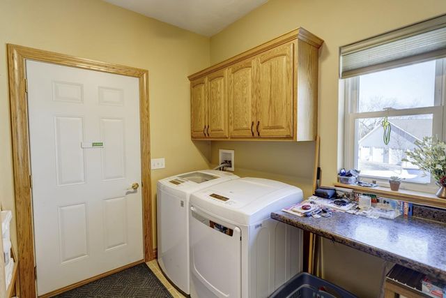 315 Creekside Court, Watertown, WI 53098