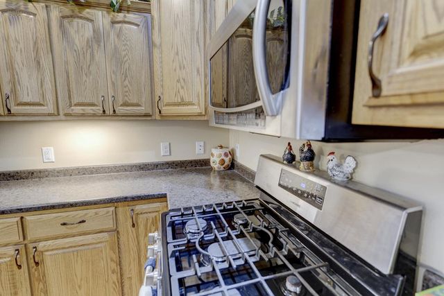 315 Creekside Court, Watertown, WI 53098