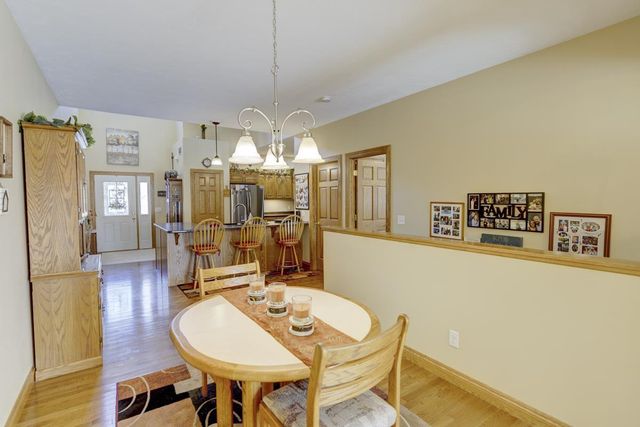 315 Creekside Court, Watertown, WI 53098