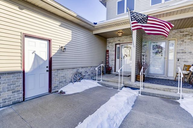 315 Creekside Court, Watertown, WI 53098