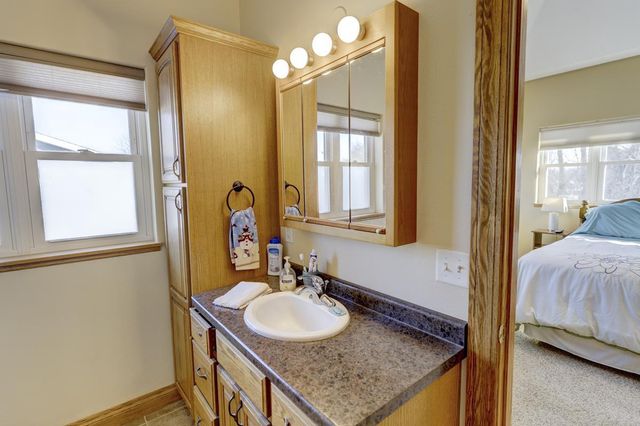 315 Creekside Court, Watertown, WI 53098