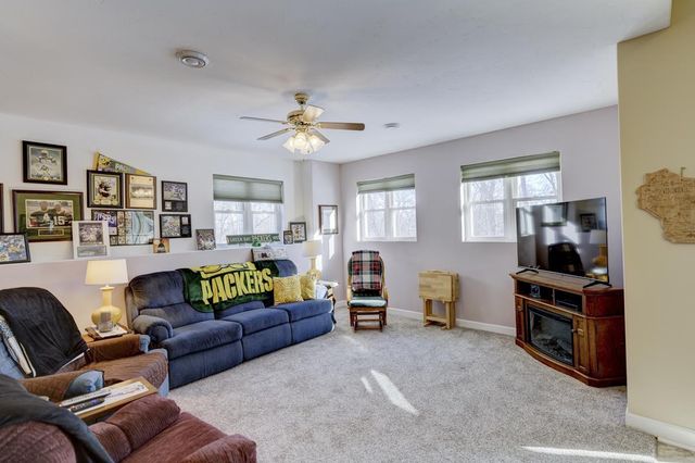 315 Creekside Court, Watertown, WI 53098