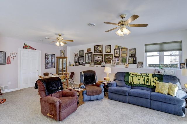 315 Creekside Court, Watertown, WI 53098