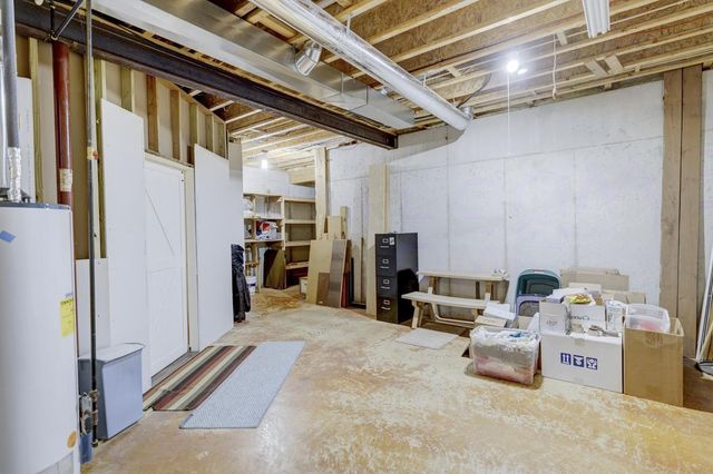 315 Creekside Court, Watertown, WI 53098