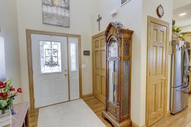 315 Creekside Court, Watertown, WI 53098