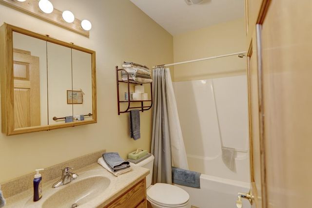 315 Creekside Court, Watertown, WI 53098