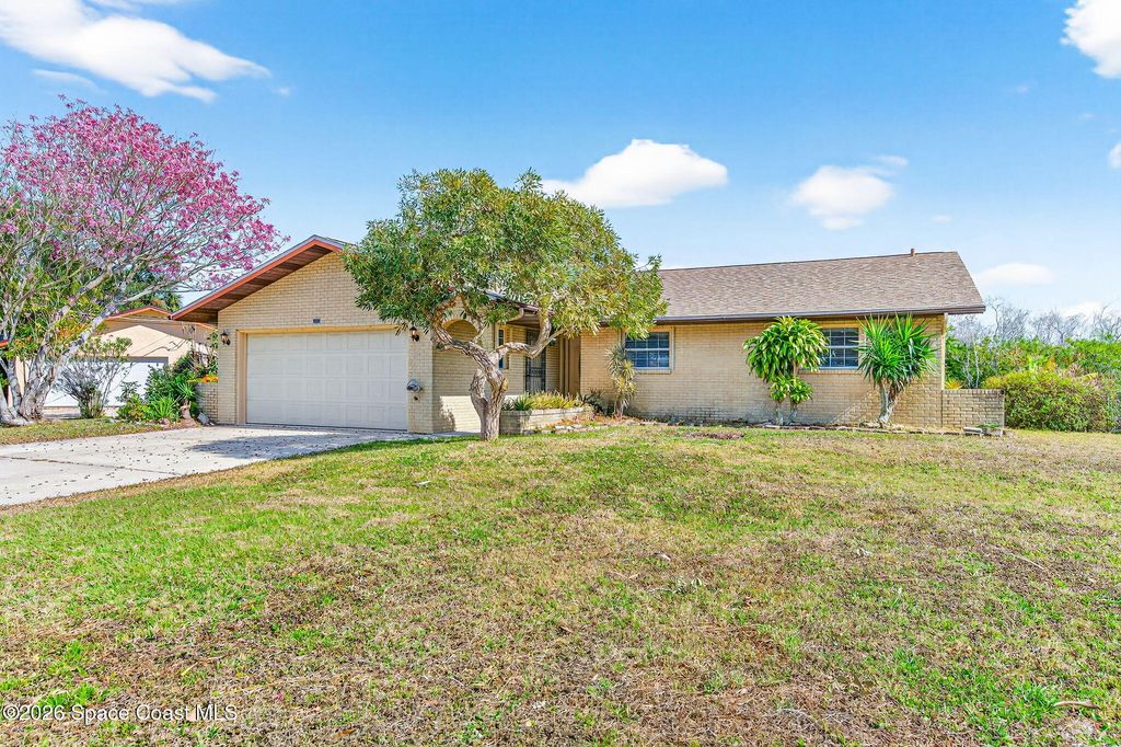 1081 Sunswept Road NE, Palm Bay, FL 32905