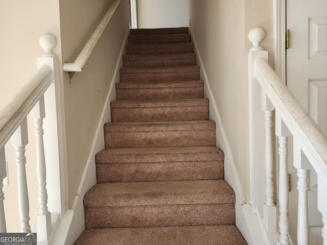 2816 Two Lake Circle, College Park, GA 30349