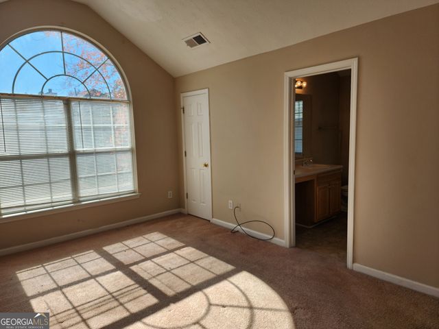 2816 Two Lake Circle, College Park, GA 30349