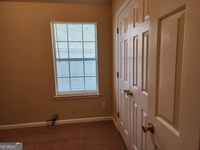 2816 Two Lake Circle, College Park, GA 30349