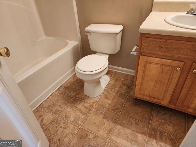 2816 Two Lake Circle, College Park, GA 30349