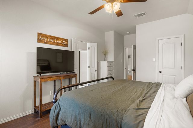 1025 Inverness Drive, Weatherford, TX 76086