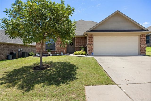 1025 Inverness Drive, Weatherford, TX 76086