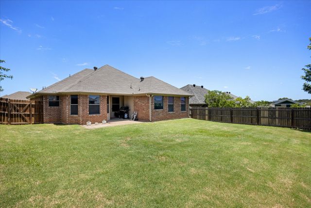 1025 Inverness Drive, Weatherford, TX 76086