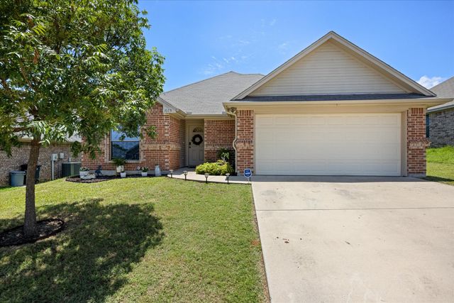 1025 Inverness Drive, Weatherford, TX 76086
