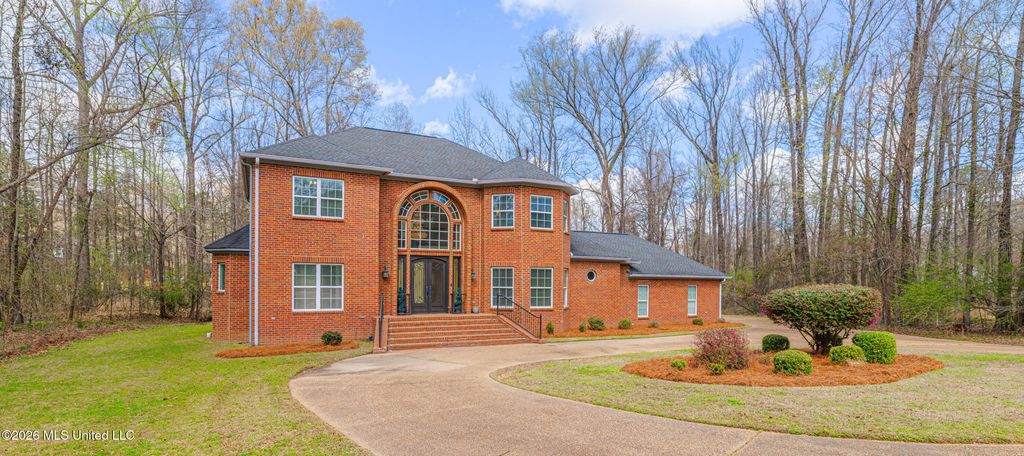 2 Atlanta Cove, Clinton, MS 39056