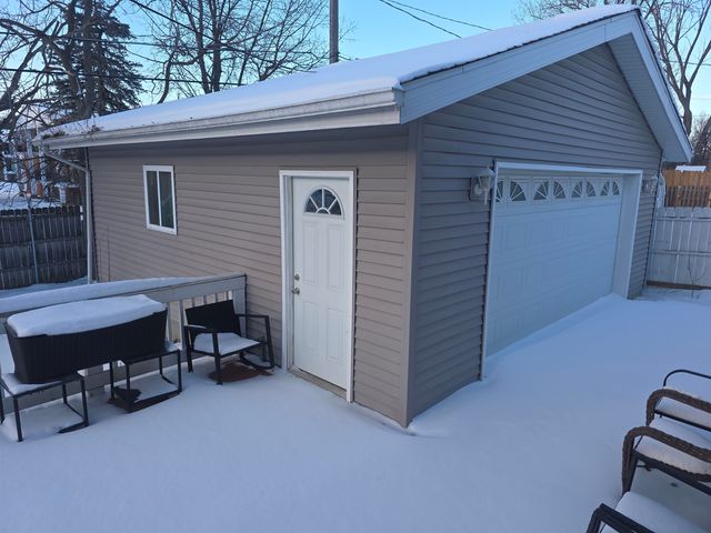 1221 Eldorado Drive, Flint, MI 48504