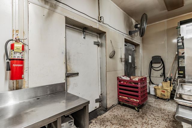 7247 Main Street, Wadesville, IN 47638