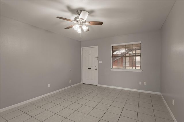 600 Palm Street 10, Huntsville, TX 77340