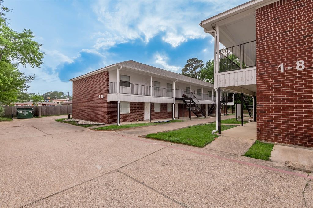600 Palm Street 10, Huntsville, TX 77340