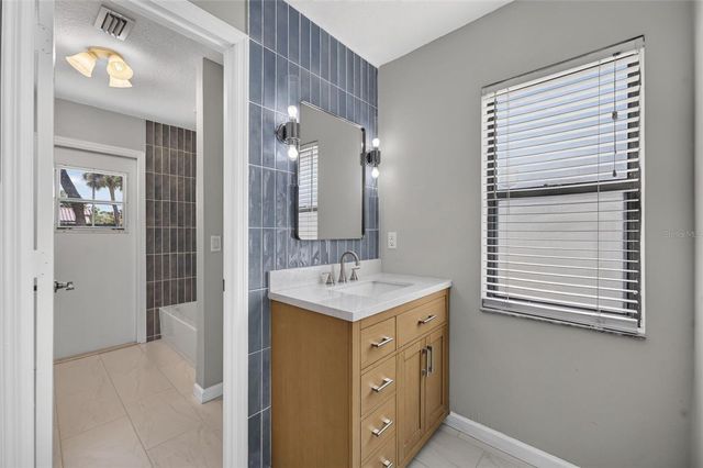 8052 S CADIZ COURT, Orlando, FL 32836