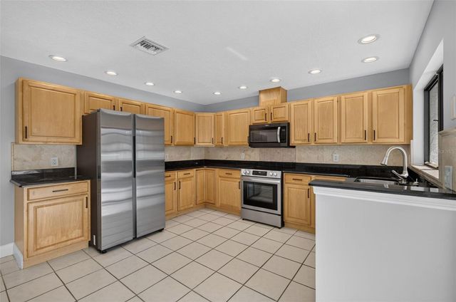 8052 S CADIZ COURT, Orlando, FL 32836