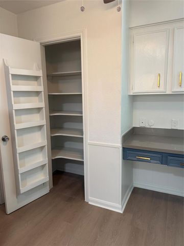 7838 Vickijohn Drive, Houston, TX 77071