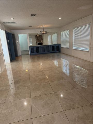 7838 Vickijohn Drive, Houston, TX 77071