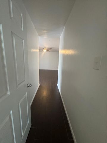 7838 Vickijohn Drive, Houston, TX 77071