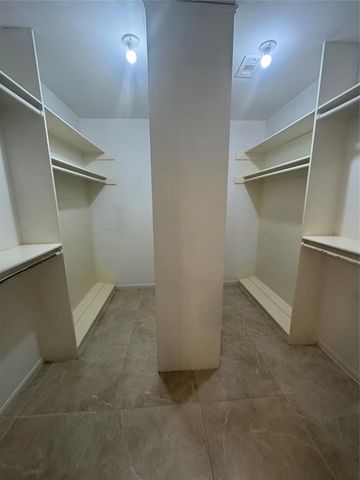 7838 Vickijohn Drive, Houston, TX 77071