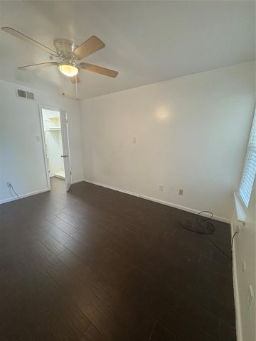 7838 Vickijohn Drive, Houston, TX 77071