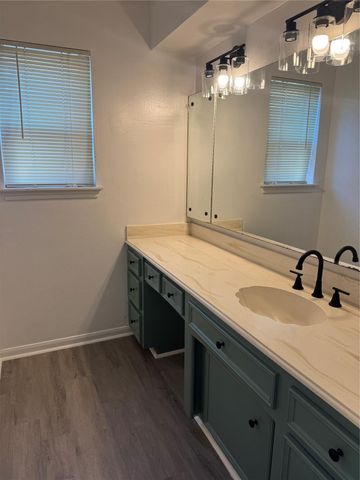 7838 Vickijohn Drive, Houston, TX 77071