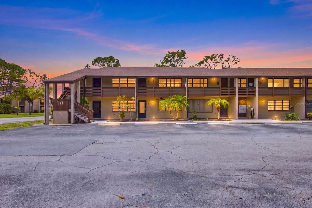 10 QUAILS RUN BOULEVARD 8, Englewood, FL 34223